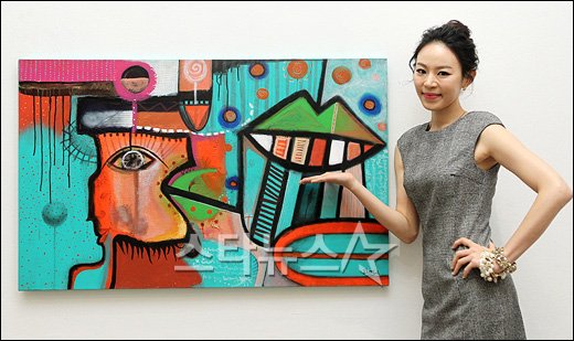 [★포토]리사, 청담동 갤러리에서 개인전 열어