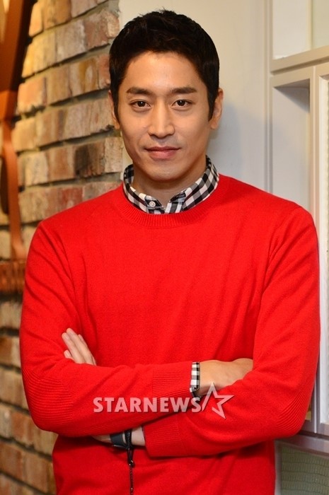 Mun Jung Hyuk, “I want to be the first in Shinhwa to get married