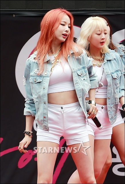 [★포토]솔지, 터질듯한 볼륨감