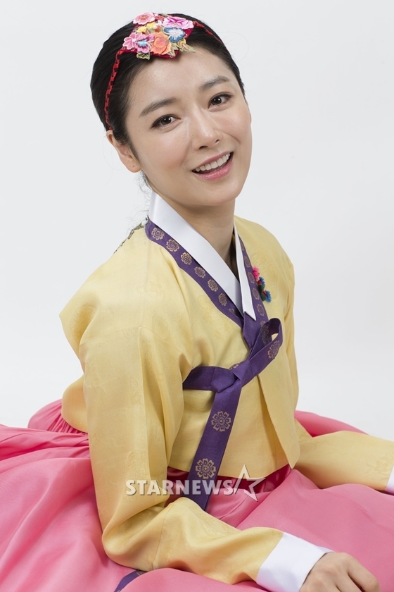 지안 한복입은 제 모습, 영화와는 딴판이죠?(인터뷰)