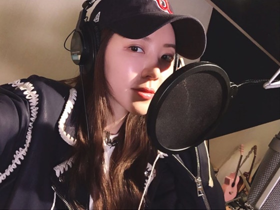 박한별, 녹음실 셀카 공개 노래 두 곡 녹음 중