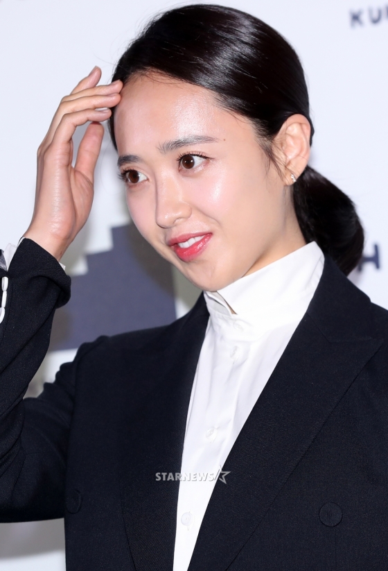[★포토]김민정, 머리를 다 올려도 예쁘면 반칙