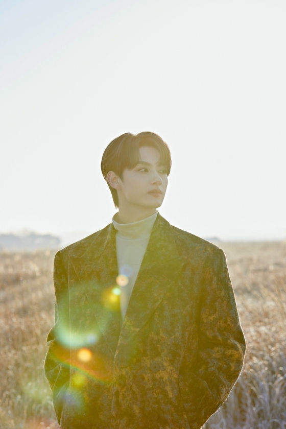 세븐틴 준, 中 선공개 곡 Crow 美 빌보드 월드 디지털 송 세일즈 차트 진입