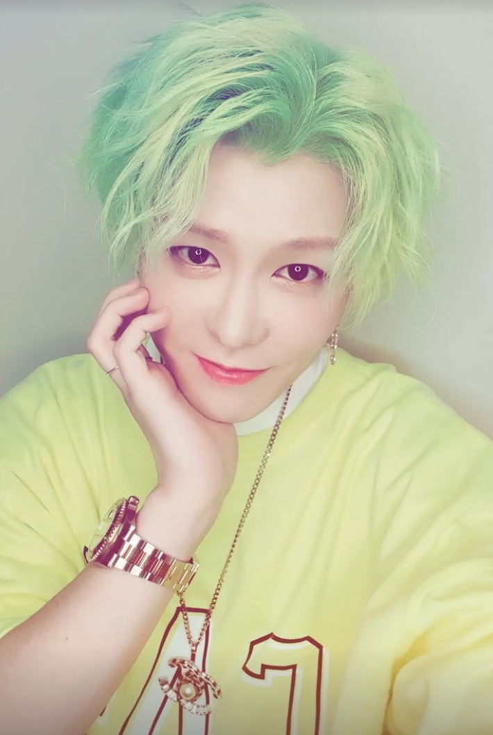 강성훈, 또 헤어스타일 변신..이번엔 어떤 색? [스타IN★]