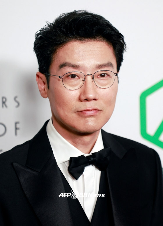 오징어게임보다 폭력적..황동혁 감독, 차기작은 노인 클럽 죽이기