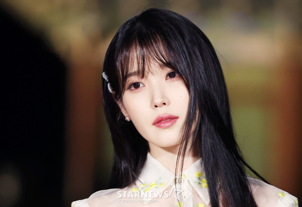 아이유 근정전 밝히는 미모[★포토]