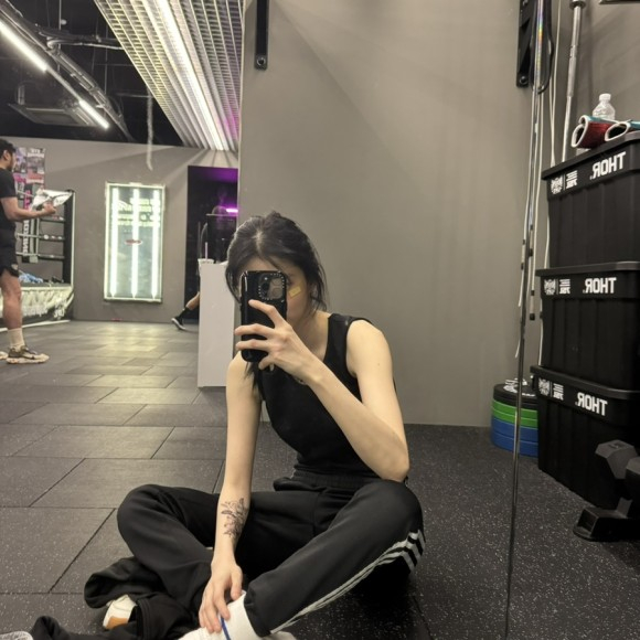한소희 혼돈의 피어싱 다 제거..해봐야 직성에 풀리는 성격