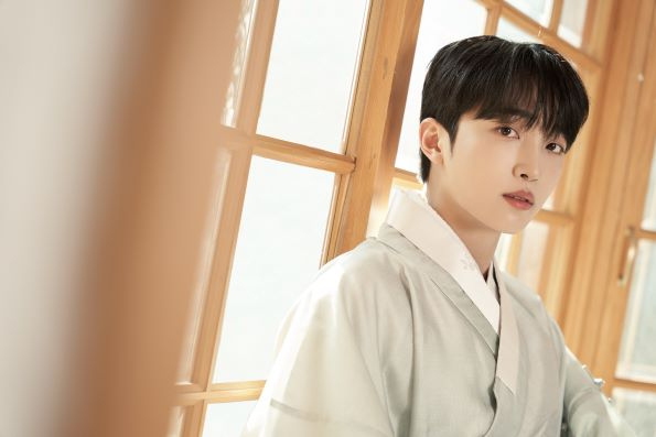 업텐션 출신 선율, 훈훈한 한복 도령..즐거운 명절 보내세요