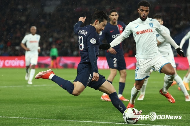 이강인, 후반 추가시간 극적 동점골 AS 왼발 택배 크로스 빛났다... PSG, 르아브르와 3-3 무승부 우승 확정 다음 기회로