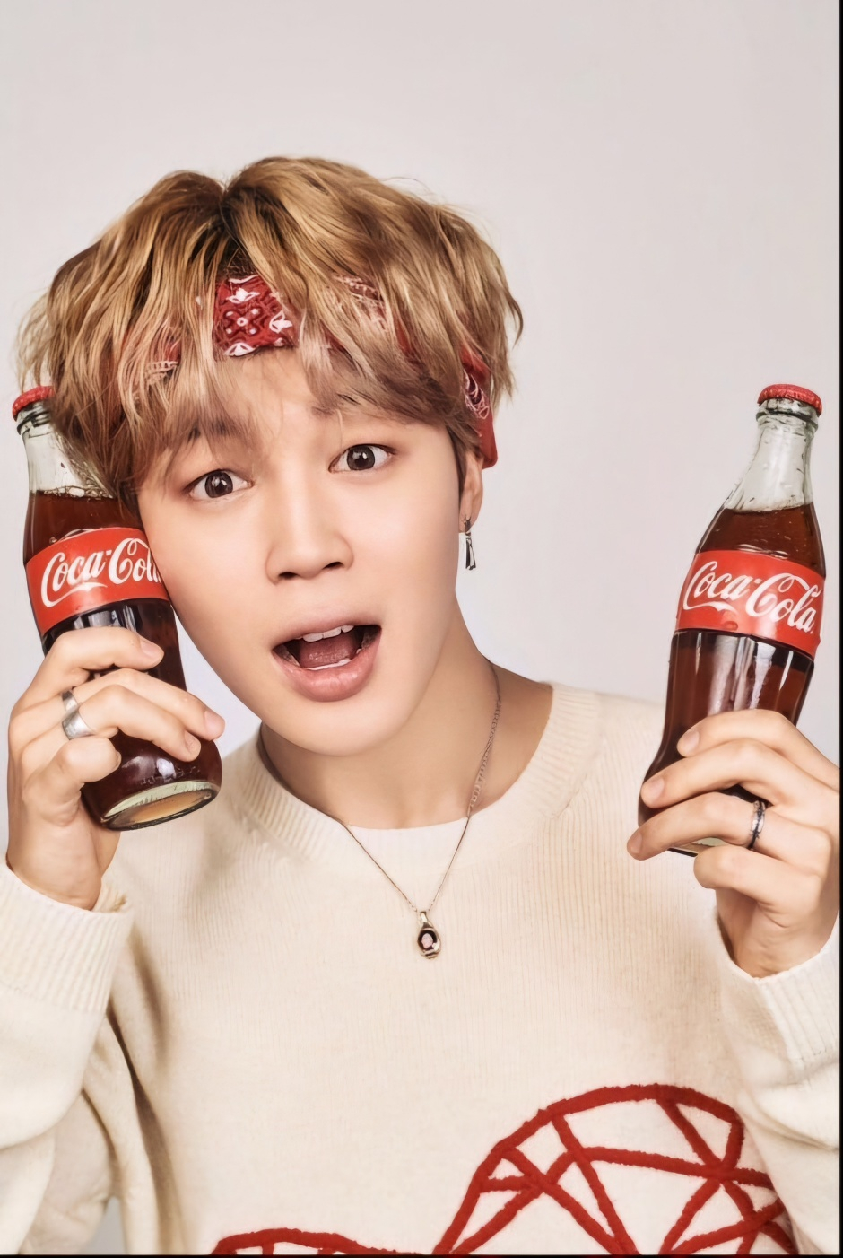 패션 아이콘 BTS 지민, 헤어밴드 광고에 잘 어울리는 아이돌은? 설문 1위