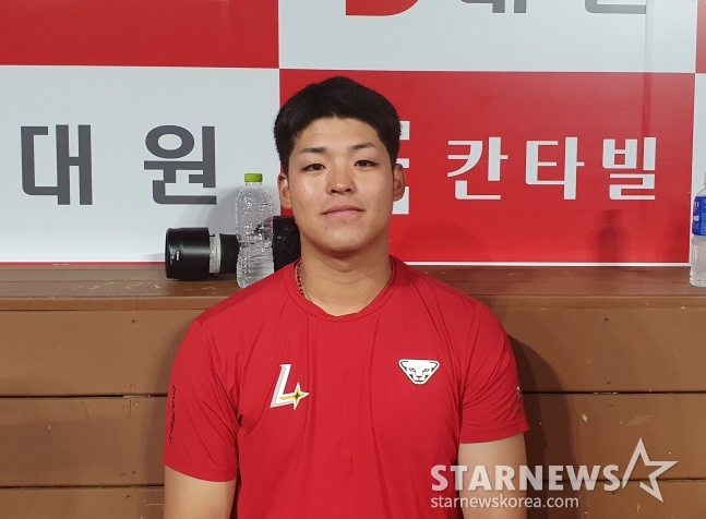 내부 의견도 5대5로 갈렸다! 머리는 엘리아스를 가리키는데 SSG는 왜 시라카와를 포기하지 못하나