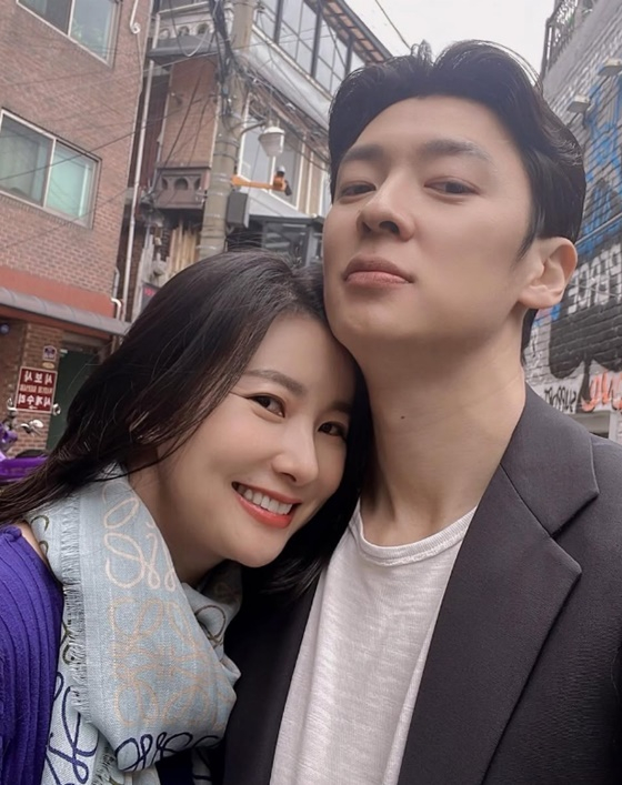 연예인이 기름 넣어줌..애아빠 된 팀, 주유소서 근황