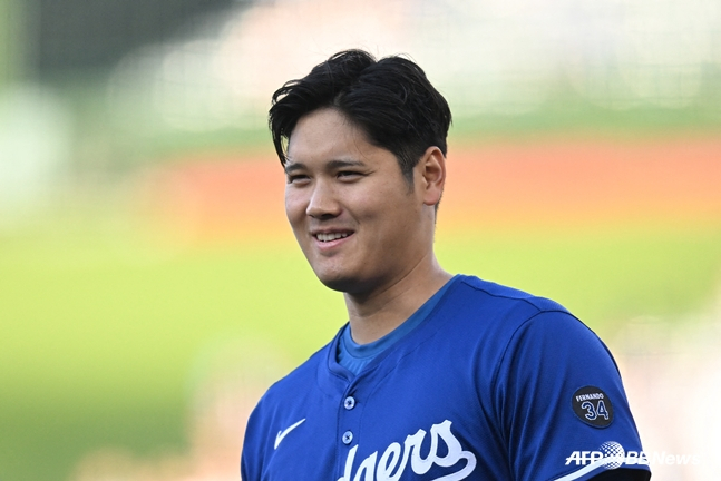 오타니는 이발도 뉴스다! 넘치는 스타성 새로운 스타일 깔끔, 눈썹도 정리했네