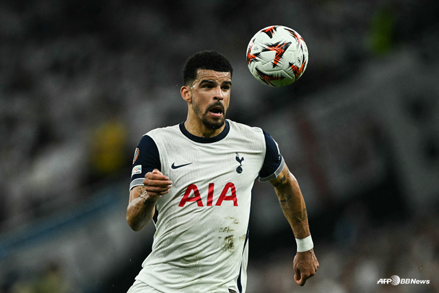 SON 활짝 웃었다 존슨 입장골→매디슨·솔란케 연속골, 토트넘 UEL 결승 눈앞... 4강 1차전 3-1 완승