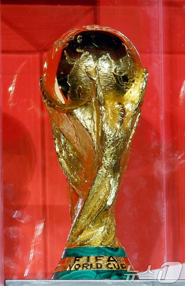 '하이드레이션 브레이크'는 '광고 브레이크', FIFA 노림수는 중계권료 극대화 [이종성의 스포츠 문화&산업]