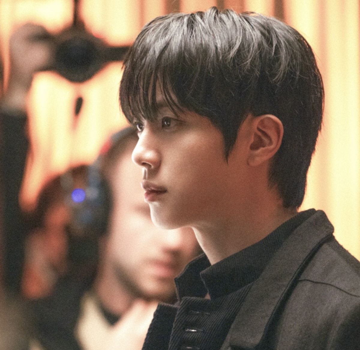 Jin's captivating performance.