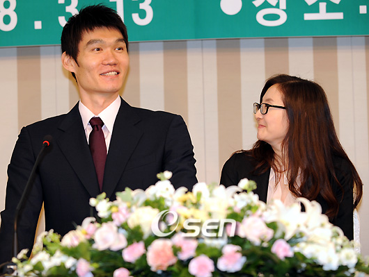 [사진]김주성,만난지 8년 됐습니다