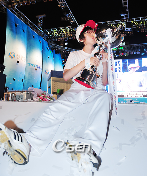 영광의 V5 SK텔레콤, 화승 꺾고 3년만의 프로리그 정상 탈환…MVP 정명훈(종합 3보)