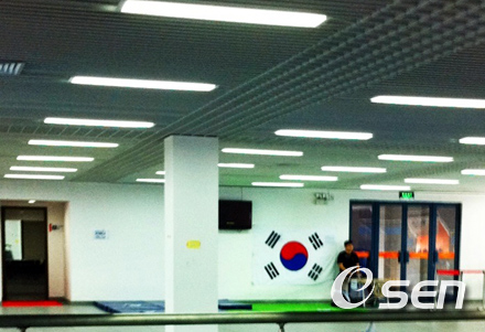 [광저우 통신] 수영장의 작은 영토...물리치료실