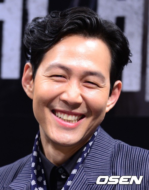 [사진]이정재,웨이브 들어간 헤어스타일
