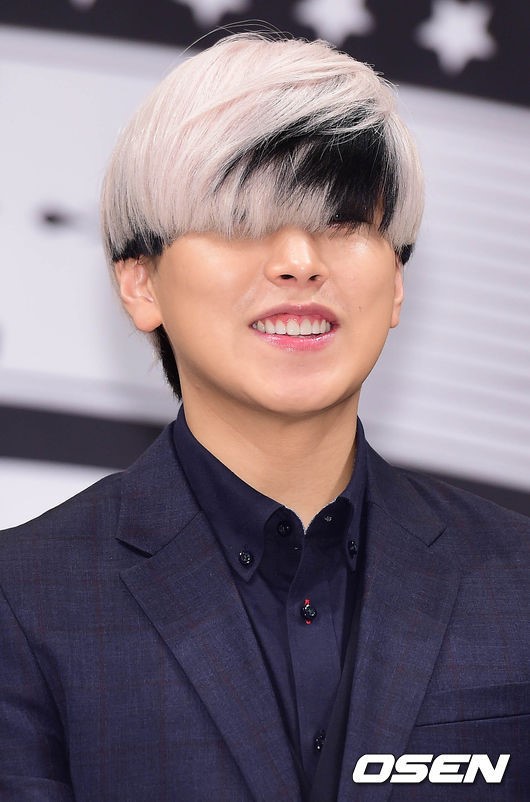 [사진]슈퍼주니어 성민,앞이 안보이는 헤어스타일
