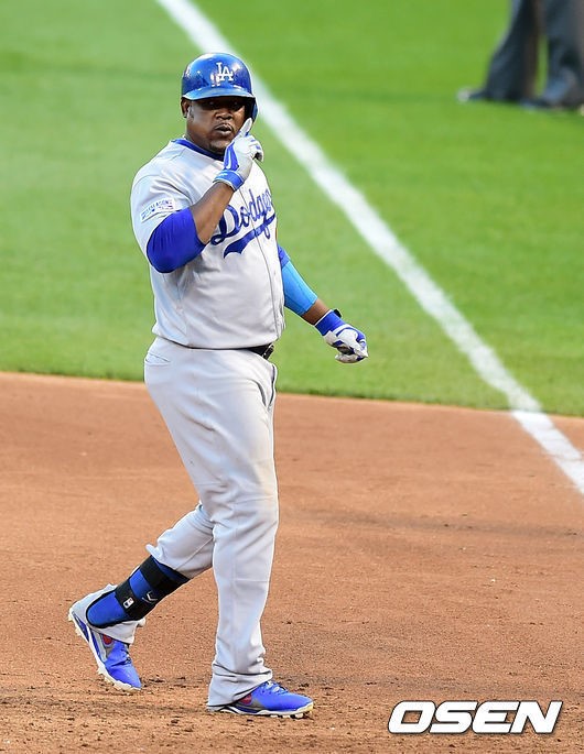 [다저스 NLDS 중계] 다저스, 6회 유리베 적시타… 2-0 리드