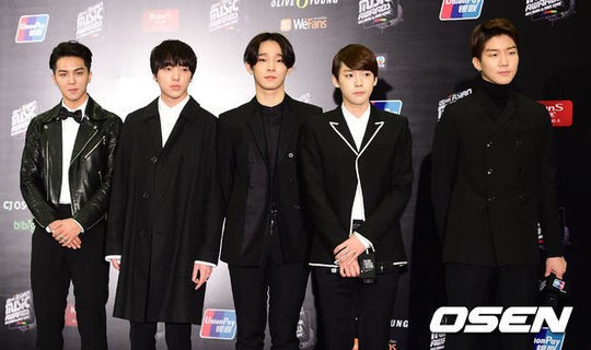 [사진]위너,블랙으로 스타일 살리고