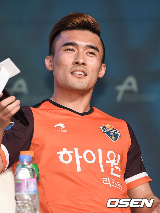 [사진]최진호,강원FC 돌풍 기대하세요