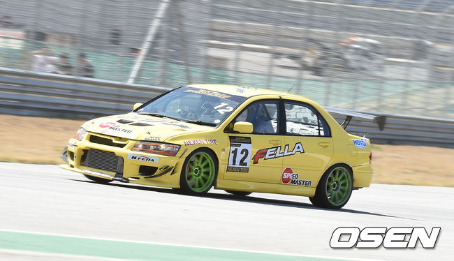 [사진]엔페라 GT-300 1위 레코스타일팀 유승현