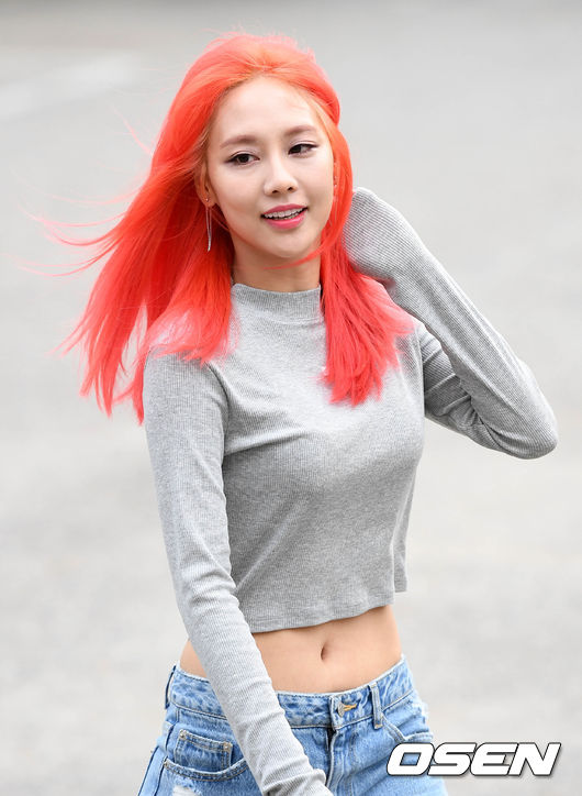 [사진]페이,붉은 머리카락 휘날리며