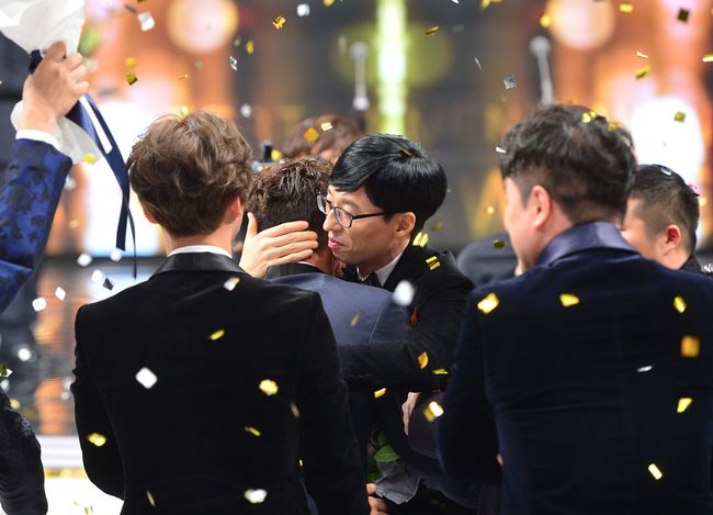 [스타톡톡] 무관 유재석, 대상보다 빛났던 26년차 선배의 품격