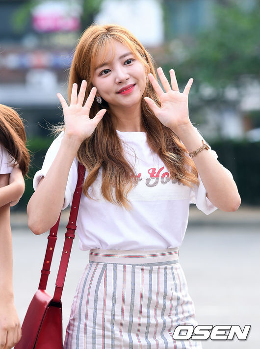 [사진]라붐 해인,상큼 양손 인사