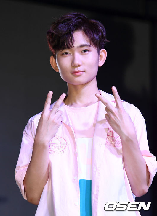 [사진]더 이스트라이트 김준욱,깜찍 브이