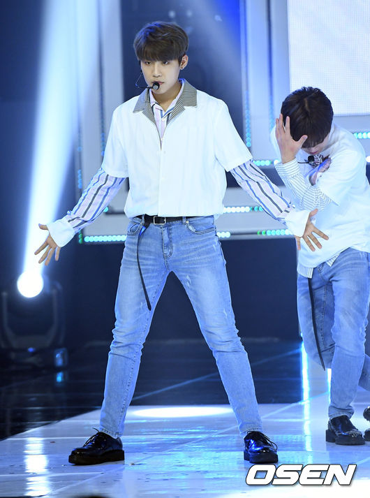 [사진]워너원 박우진, 강렬한 댄스