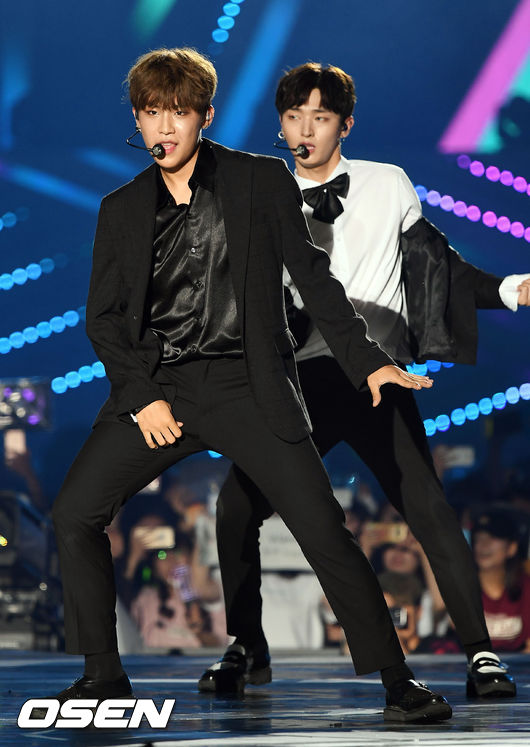 [사진]워너원 박우진,여심 사로잡는 섹시댄스