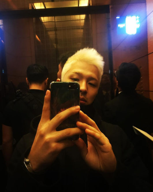 [★SHOT!] 태양, 엘리베이터 셀카에서 뿜어젼 나온 잘생김