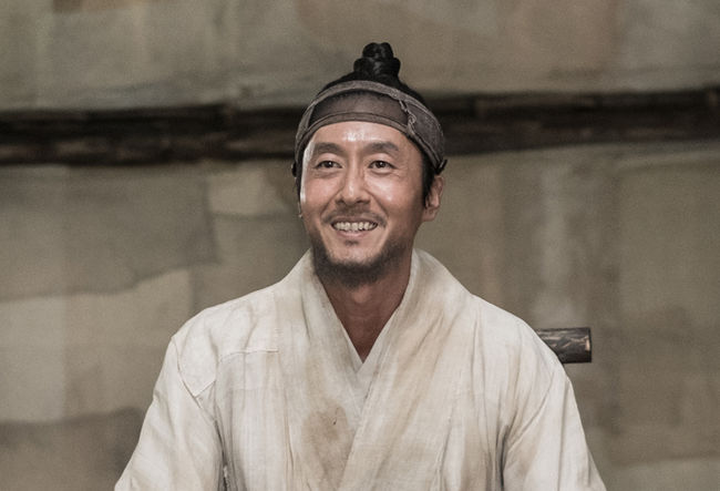 [Oh!쎈 컷] 흥부 백성의 지도자가 된 故 김주혁…여전히 그리운 얼굴