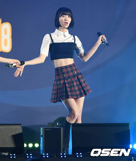 [사진]오마이걸 비니, 바비인형이 움직여요