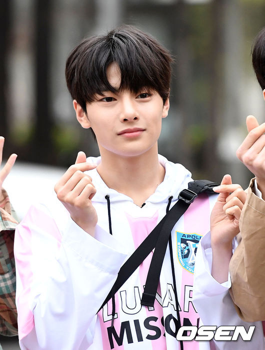 [사진]스트레이 키즈 아이엔,깜찍 하트