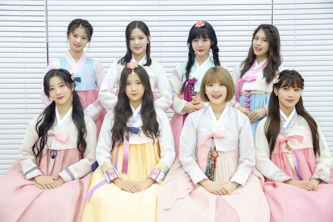 네이처, 데뷔 첫 추석 어여쁜 한복 자태..귀향길 조심히 다녀오세요 [Oh!쎈 컷]