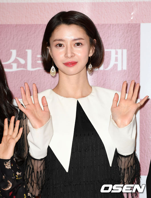 [사진]권나라,인형 같은 단발머리