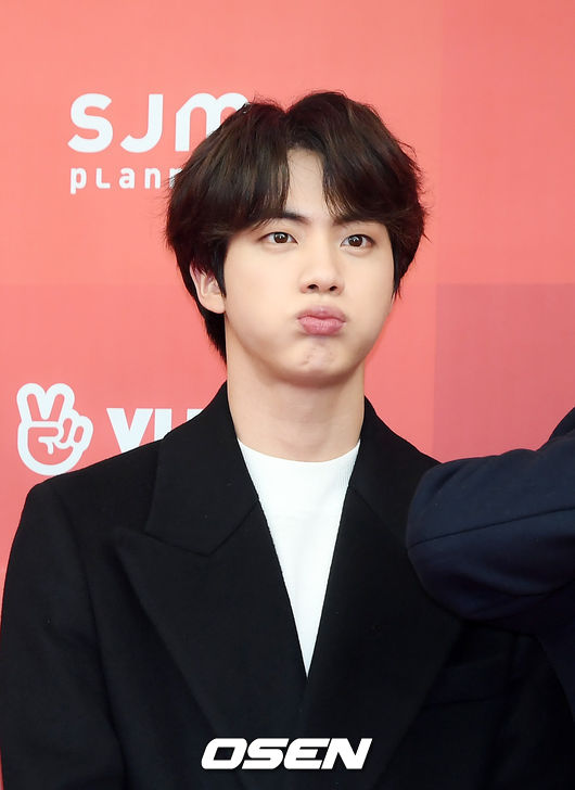 [사진]방탄소년단 진,깜찍하게 볼 빵빵
