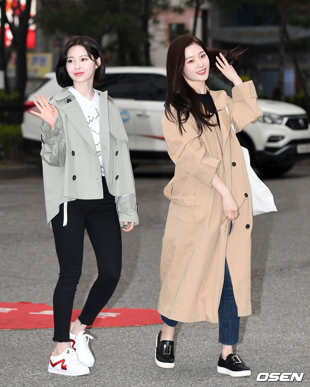 [사진]다이아 예빈-정채연,가벼운 발걸음