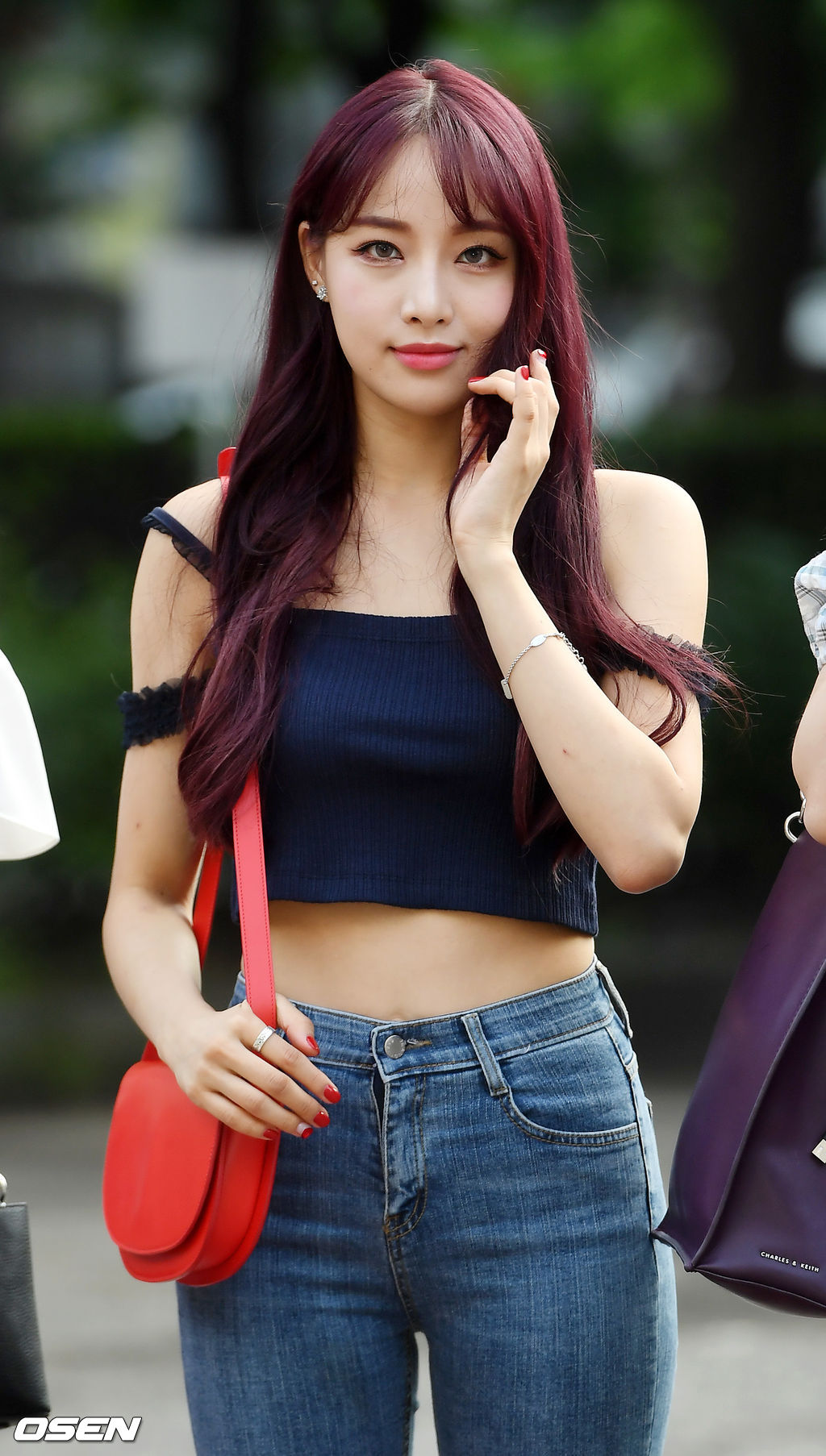 [사진]네이처 새봄,새초롬한 눈빛