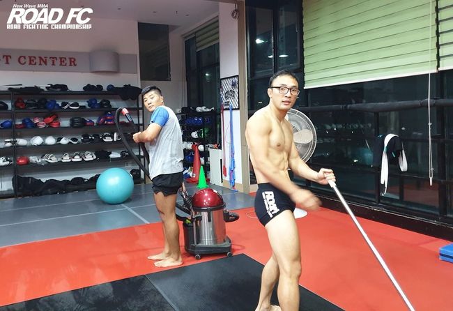 초심 권아솔,  김수철과 늦은 시간까지 훈련 후 청소