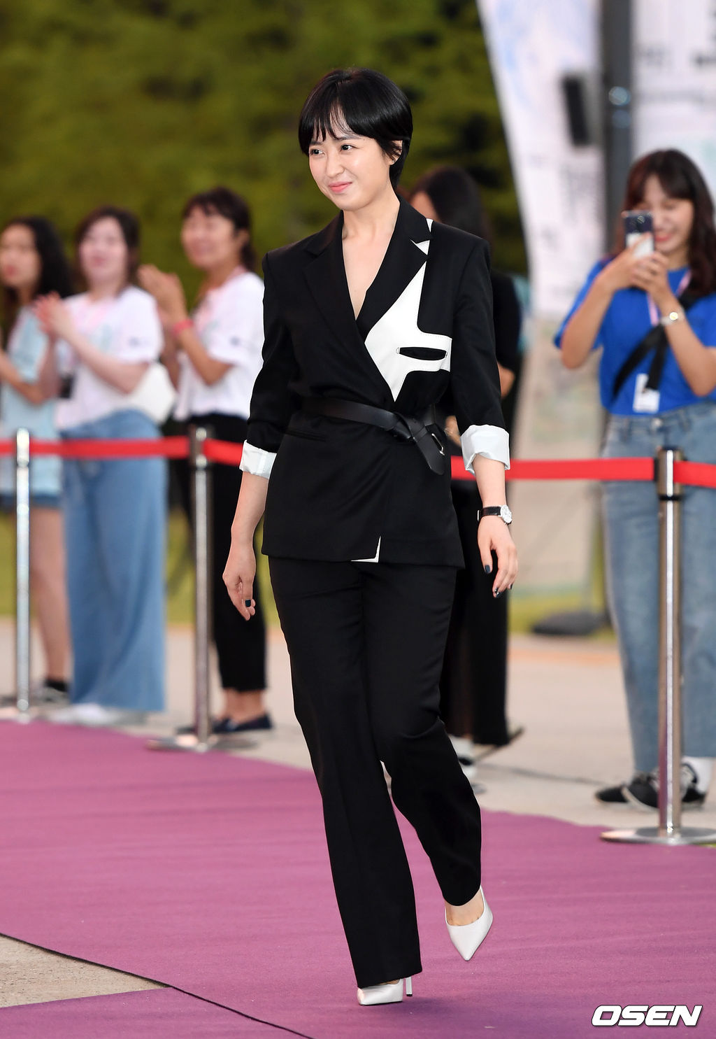 [사진]김민정,퍼플카펫 밟아요