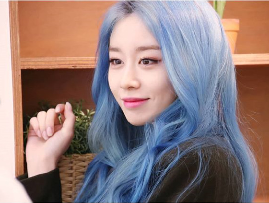 티아라 지연, 블루 헤어스타일링도 찰떡‥세상 혼자사는 천상계 미모[★SHOT!]