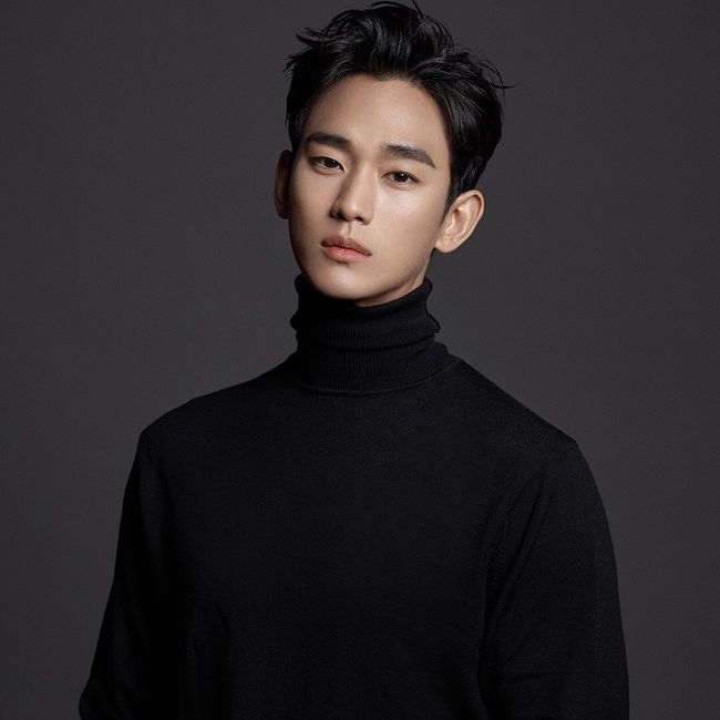 &quot;다크+청량&quot; 김수현, 새 프로필 사진 공개..변함없는 훈남 비주얼 [★SHOT!]