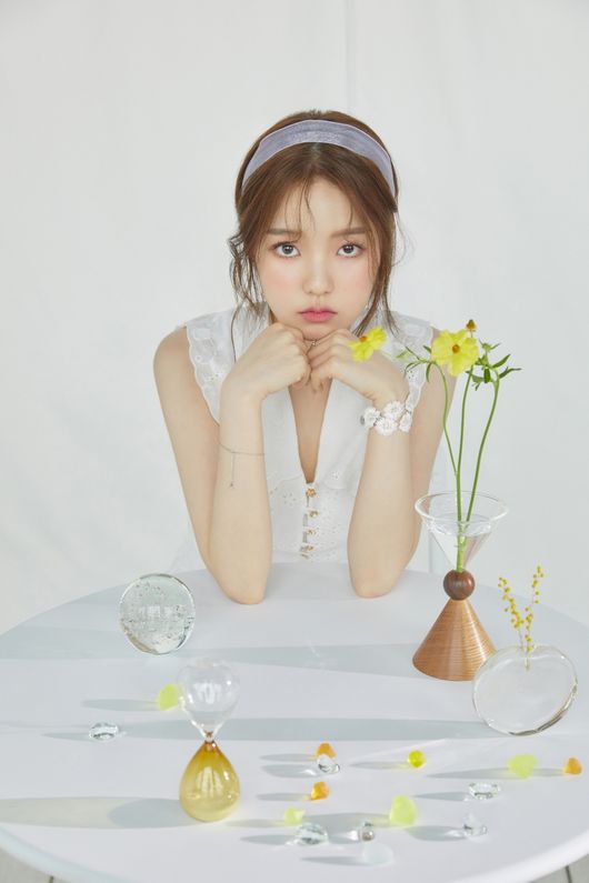 로시, 첫 서머송으로 13일 컴백..여름의 낭만+감성 선물 예고 [공식]