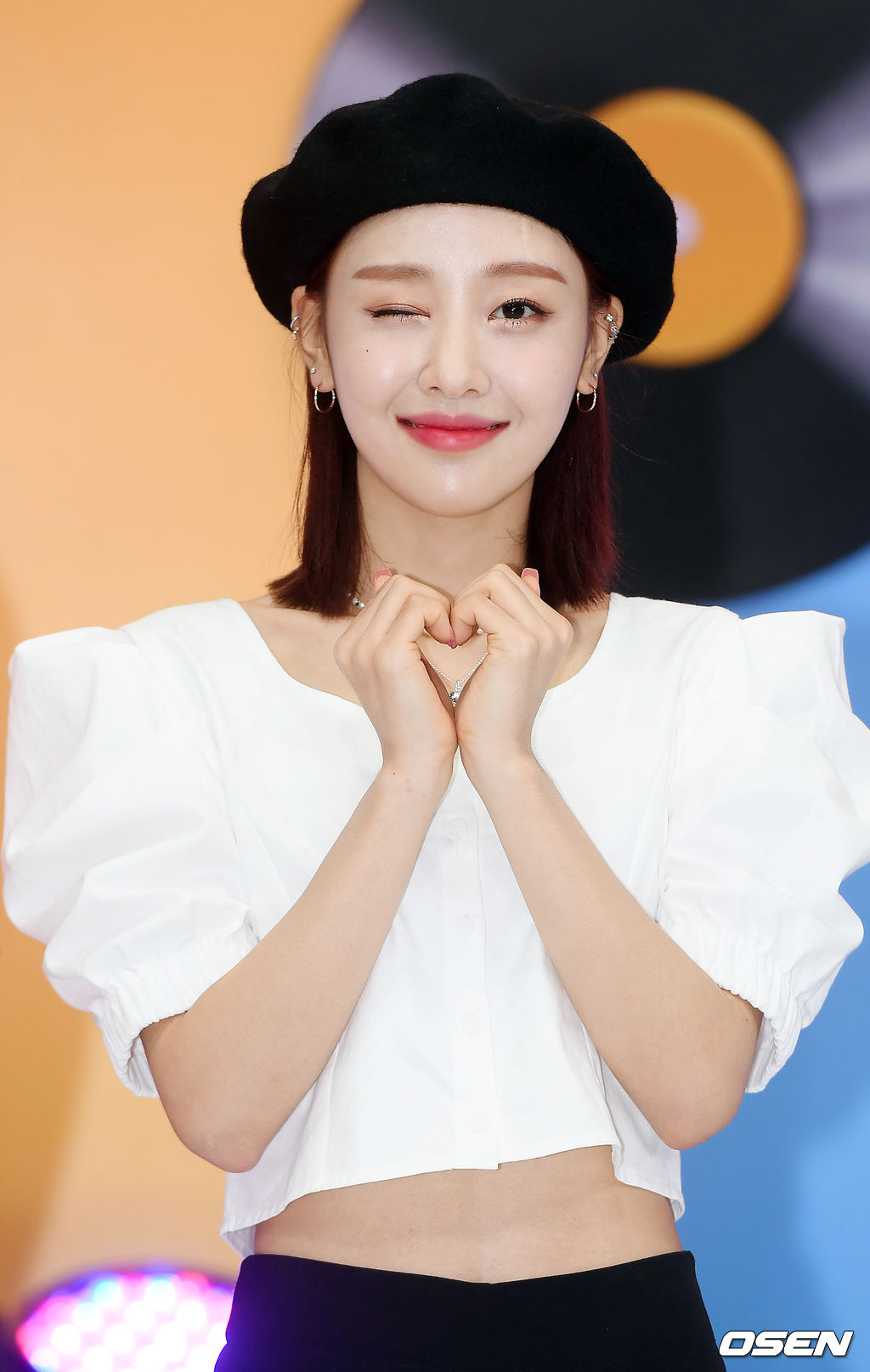[사진]이달의 소녀 이브,사랑스러운 윙크